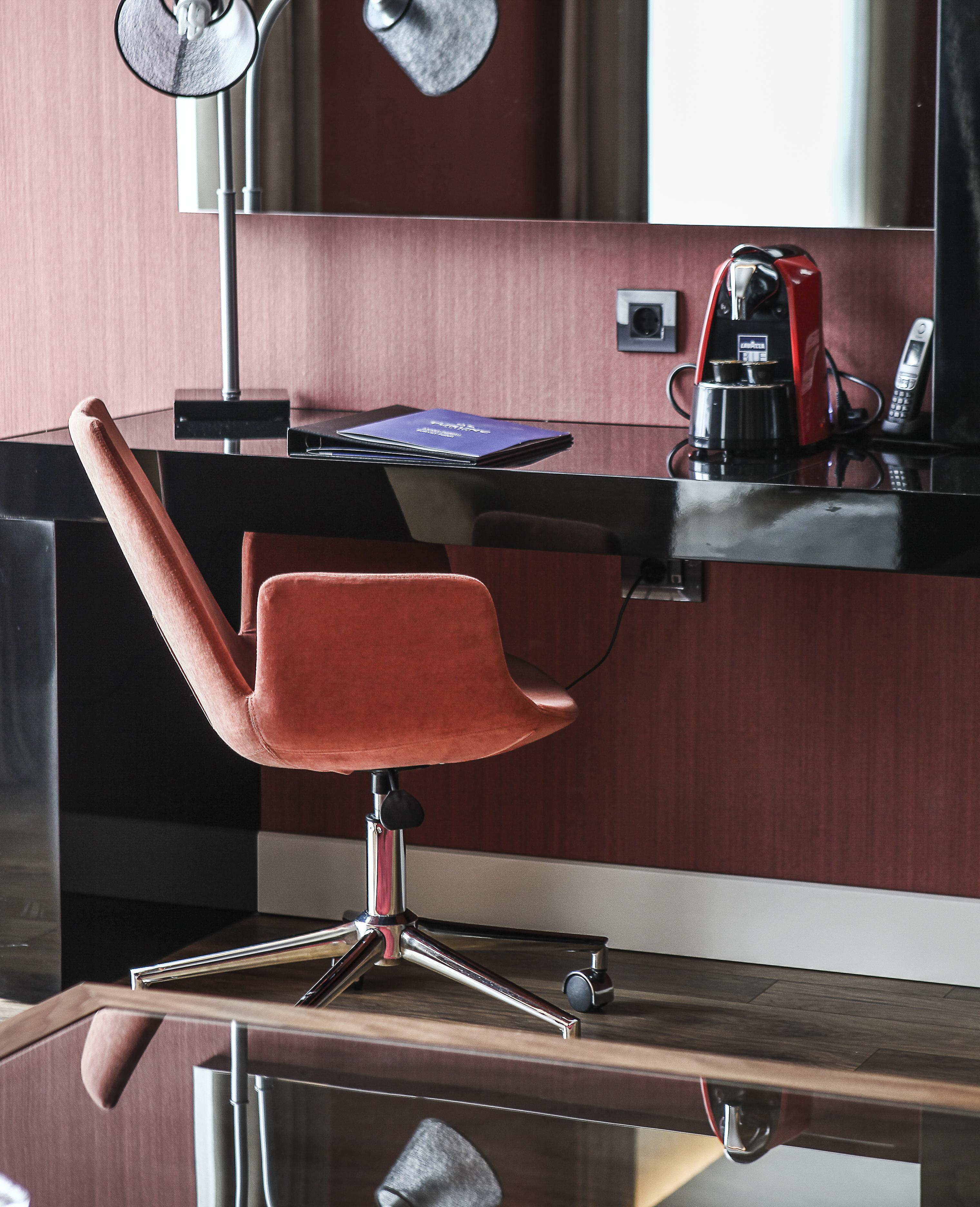 Park Dedeman אסקיסהיר מראה חיצוני תמונה A swivel chair