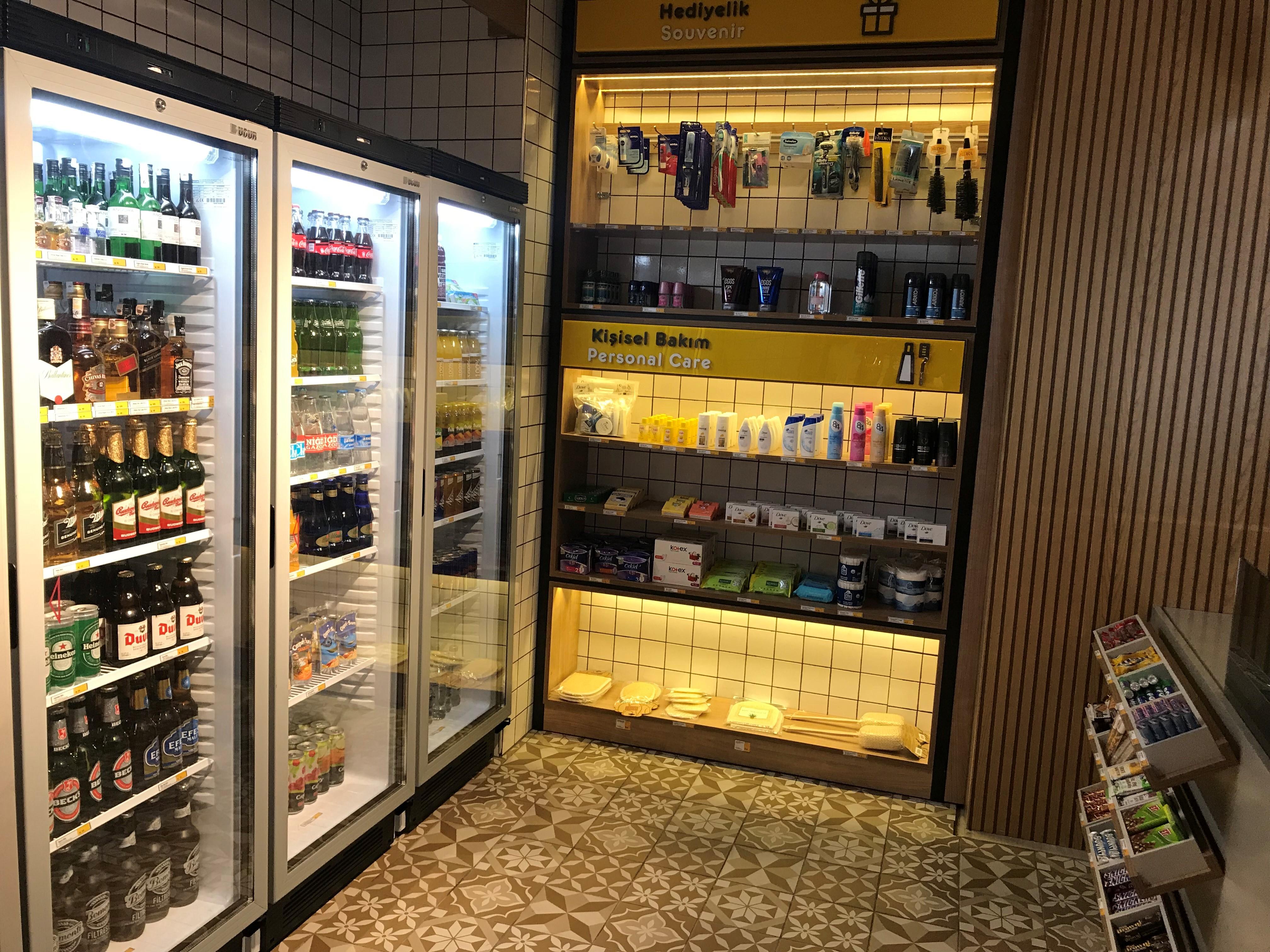 Park Dedeman אסקיסהיר מראה חיצוני תמונה A shop in the station