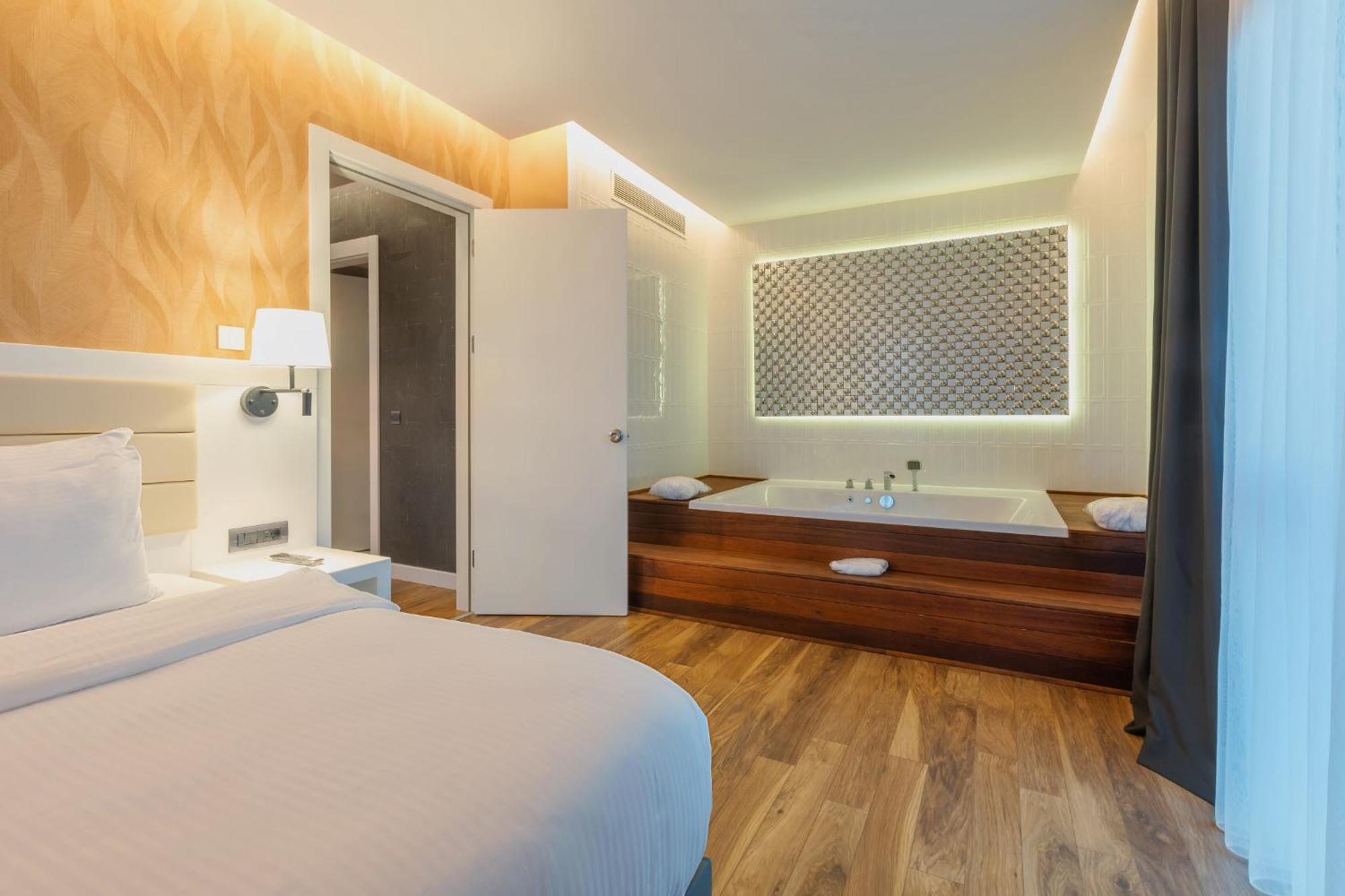 Park Dedeman אסקיסהיר מראה חיצוני תמונה A bathroom in a hotel